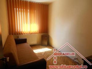 INCHIRIEZ APARTAMENT 3 CAMERE,   ZONA VASILE AARON