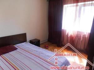INCHIRIEZ APARTAMENT 3 CAMERE,   ZONA VASILE AARON
