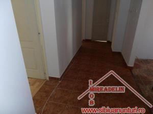 INCHIRIEZ APARTAMENT 3 CAMERE,   ZONA STEFAN CEL MARE