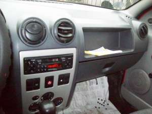 vand logan 1,   4 pret  3300 euro