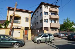 Vand Apartament 3cam zona Damaroaia jiului Pret Mic