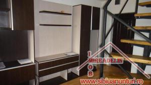 INCHIRIEZ MANSARDA 3 CAMERE,   ZONA VASILE AARON