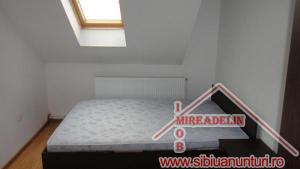 INCHIRIEZ MANSARDA 3 CAMERE,   ZONA VASILE AARON