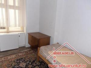 INCHIRIEZ APARTAMENT 3 CAMERE,  ZONA 9 MAI
