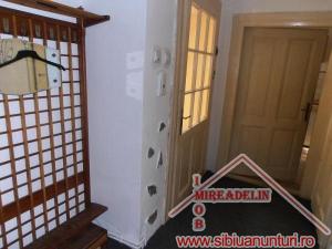 INCHIRIEZ APARTAMENT 3 CAMERE,  ZONA 9 MAI