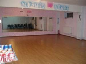 ofera sala spre inchiriere
