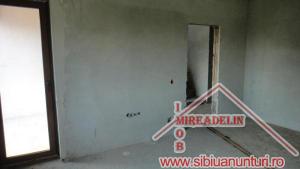 VAND APARTAMENT 4 CAMERE,   SELIMBAR