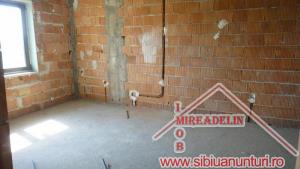 VAND APARTAMENT 4 CAMERE,  ZONA  SELIMBAR