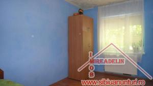 VAND APARTAMENT 2 CAMERE,   VASILE AARON