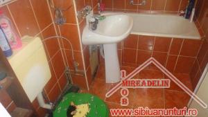 VAND APARTAMENT 3 CAMERE,   VASILE AARON