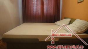 INCHIRIEZ APARTAMENT 3 CAMERE,   PIATA CLUJ