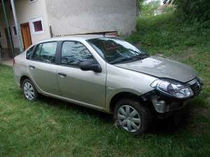 renault clio 3 avariat 2012