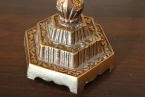 MENORA BRONZ VINAGE SEMNAT PESTE 70 ANI