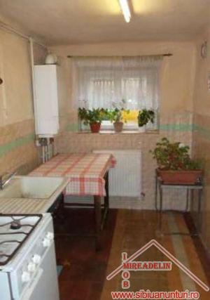 INCHIRIEZ CASA ZONA STEFAN CEL MARE