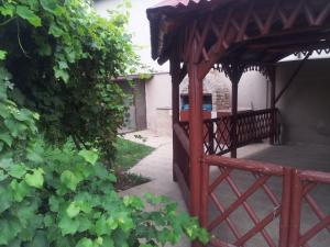 Vila de vanzare in Rosu-Chiajna D+P+1+M,    la 3 min de condus fata de Bucuresti