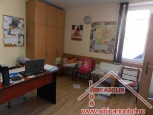INCHIRIEZ SPATIU BIROURI,   ZONA CENTRALA
