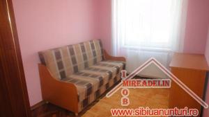 INCHIRIEM APARTAMENT 4 CAMERE,   Zona Garii