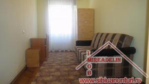 INCHIRIEM APARTAMENT 4 CAMERE,   Zona Garii