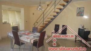 INCHIRIEZ APARTAMENT 3 CAMERE,   VALEA AURIE
