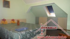 INCHIRIEZ APARTAMENT 3 CAMERE,   VALEA AURIE
