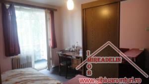 INCHIRIEZ APARTAMENT 3 CAMERE,   RAHOVA