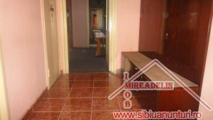 INCHIRIEZ APARTAMENT 3 CAMERE,   RAHOVA