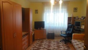 VAND CASA IN ZONA BUNA