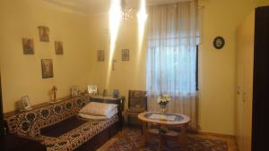 VAND CASA IN ZONA BUNA