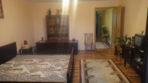 VAND CASA IN ZONA BUNA