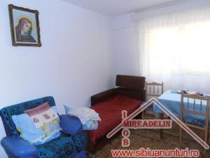 VAND URGENT GARSONIERA ZONA COMPA