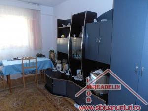 VAND URGENT GARSONIERA ZONA COMPA