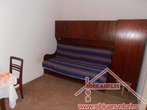 INCHIRIEZ APARTAMENT 2 CAMERE,  ZONA RAHOVA