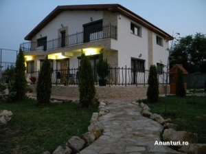 Inchiriez vila lux Postavari