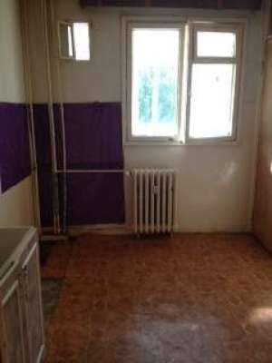 De vanzare apartament cu 2 camere Auchan,  Titan