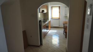 inchiriez ap. 2 camere central Podul de Fier
