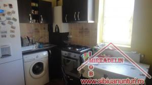 VAND MANSARDA 3 CAMERE ZONA TEREZIAN