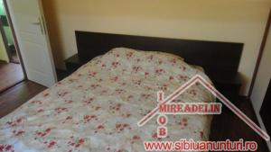 VAND MANSARDA 3 CAMERE ZONA TEREZIAN