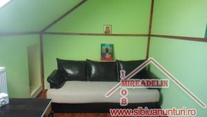 VAND MANSARDA 3 CAMERE ZONA TEREZIAN