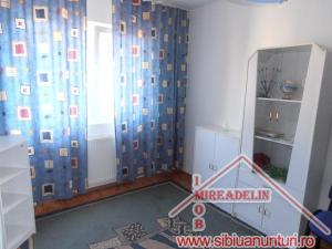 INCHIRIEZ APARTAMENT 3 CAMERE,   B-dul VASILE MILEA