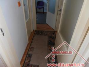 INCHIRIEZ APARTAMENT 3 CAMERE,   B-dul VASILE MILEA