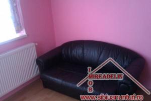 INCHIRIEZ APARTAMENT 3 CAMERE ,   ZONA VALEA AURIE