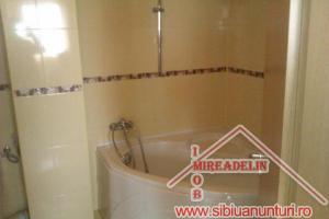 INCHIRIEZ APARTAMENT 3 CAMERE ,   ZONA VALEA AURIE