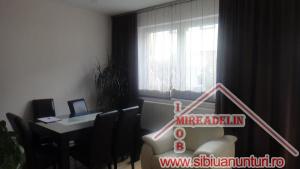 VAND VILA IN DUPLEX,   ZONA TURNISOR