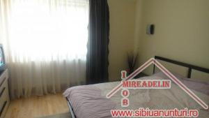 VAND VILA IN DUPLEX,   ZONA TURNISOR