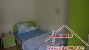 VAND VILA IN DUPLEX,   ZONA TURNISOR