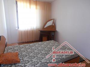 INCHIRIEZ APARTAMENT 2 CAMERE,   ZONA STRAND