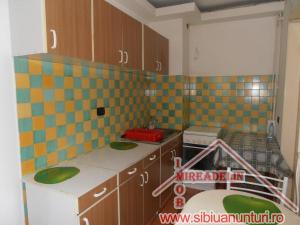 INCHIRIEZ APARTAMENT 2 CAMERE,   ZONA STRAND