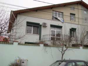 2 cocosi vila 6 camere