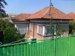 CASA DE VANZARE �N FLORESTI