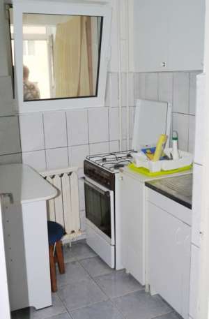 Inchiriez apartament cu o camera zona Mc Donald